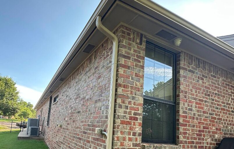 Seamless gutter installation and gutter cleaning in Oklahoma