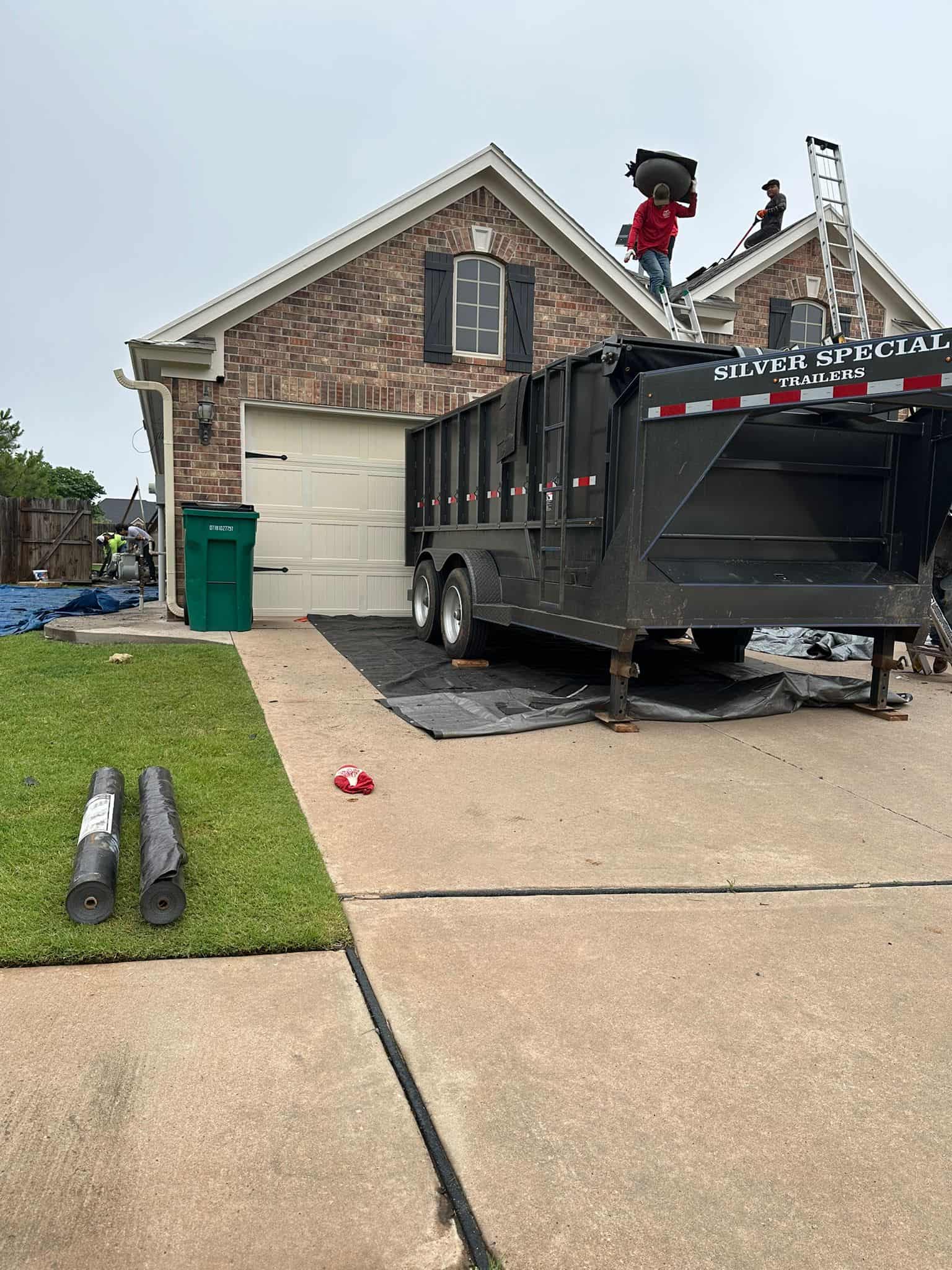 Oklahoma roofing contractors providing roof repair, replacement, siding and gutters
